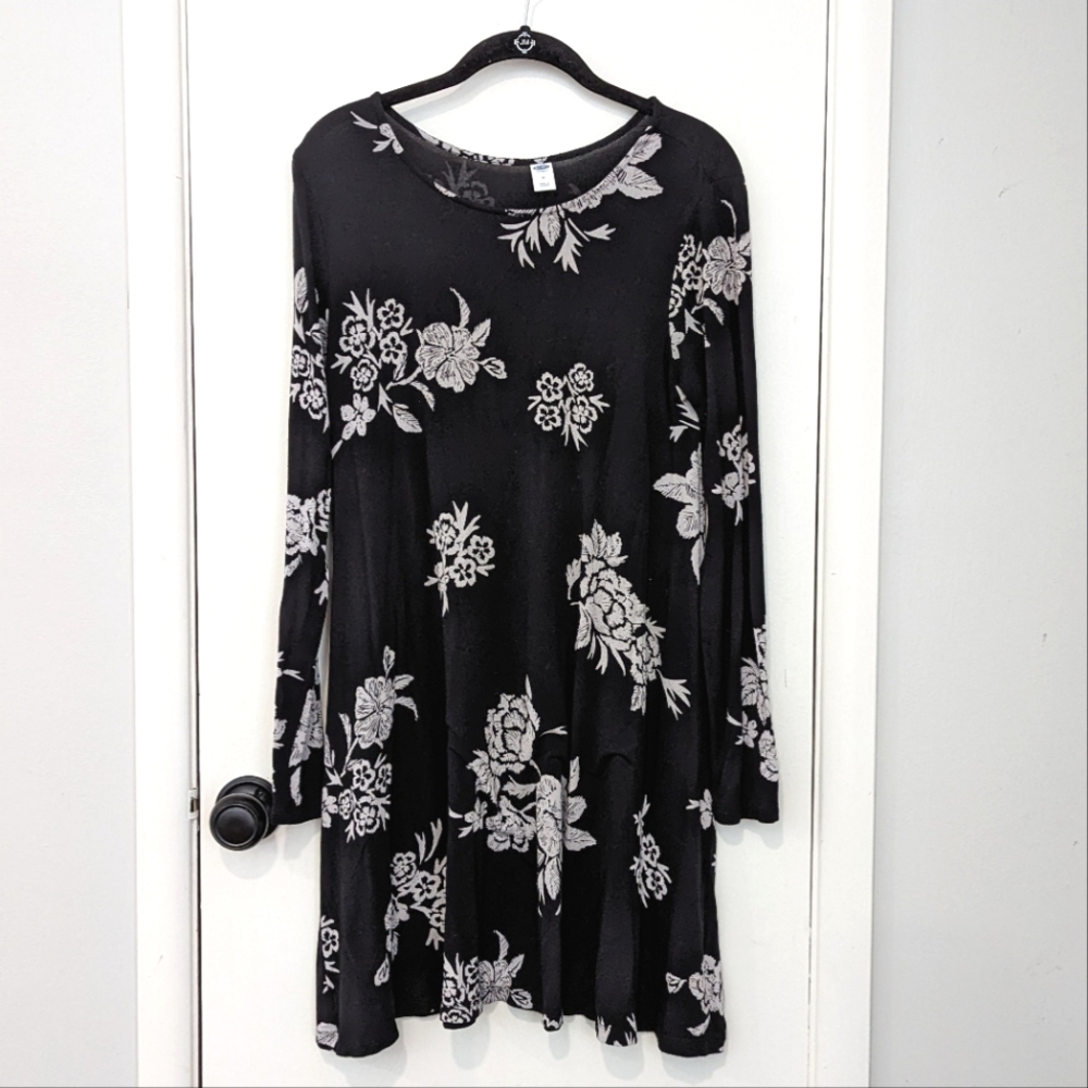 Old Navy Floral Long Sleeve Dress